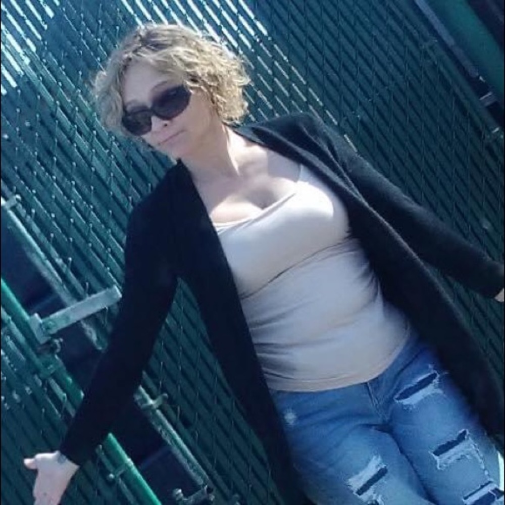 Meet your Posher, Angela